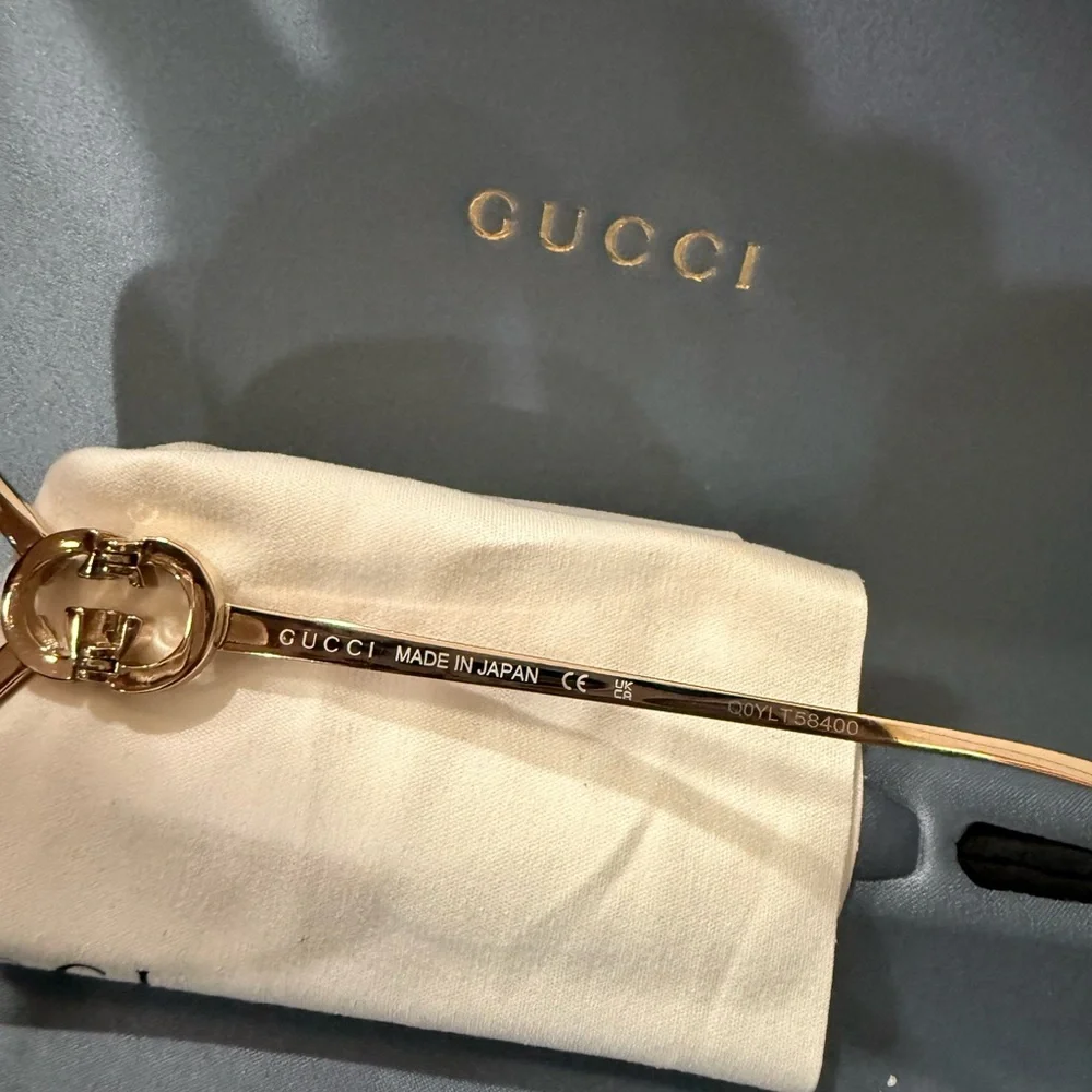 Authentic Gucci Women's Sunglasses with Gold Frame and Brown Lenses GG1323S
New - Picture 10 of 10